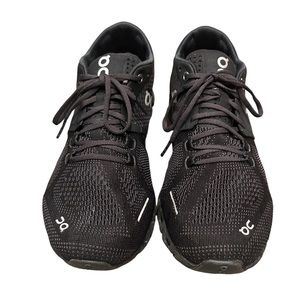 ON CLOUD women’s running shoes, size 8.5, barely worn, never run in